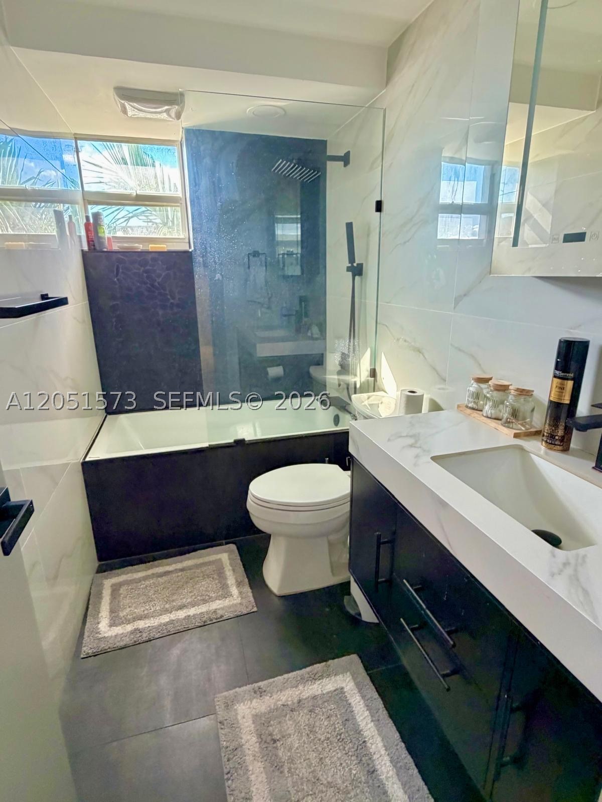 HOLLYWOOD TOWERS CONDO - Residential Lease