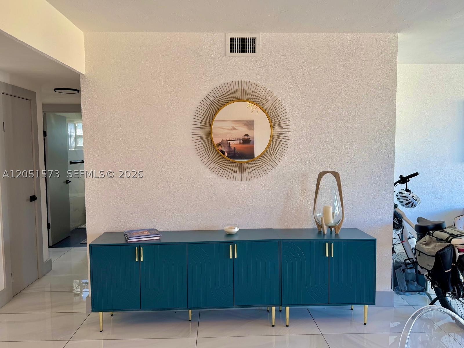 HOLLYWOOD TOWERS CONDO - Residential Lease