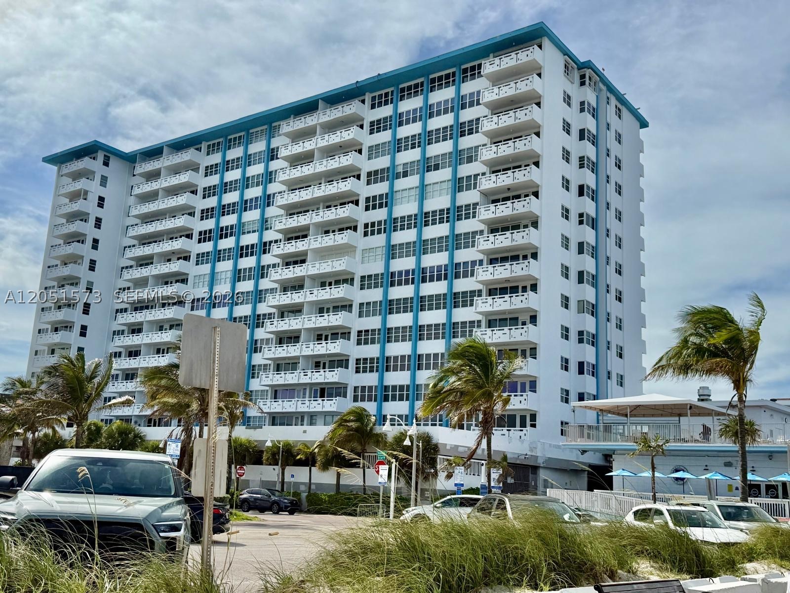 HOLLYWOOD TOWERS CONDO - Residential Lease