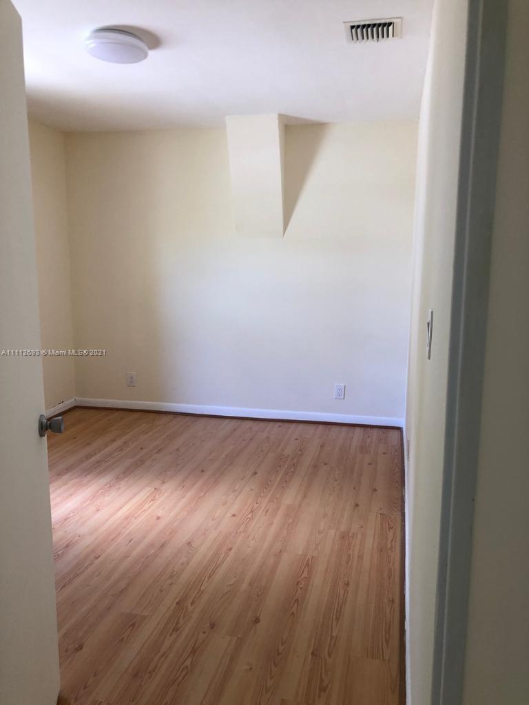 HOLLYWOOD LITTLE RANCHES - Residential Lease