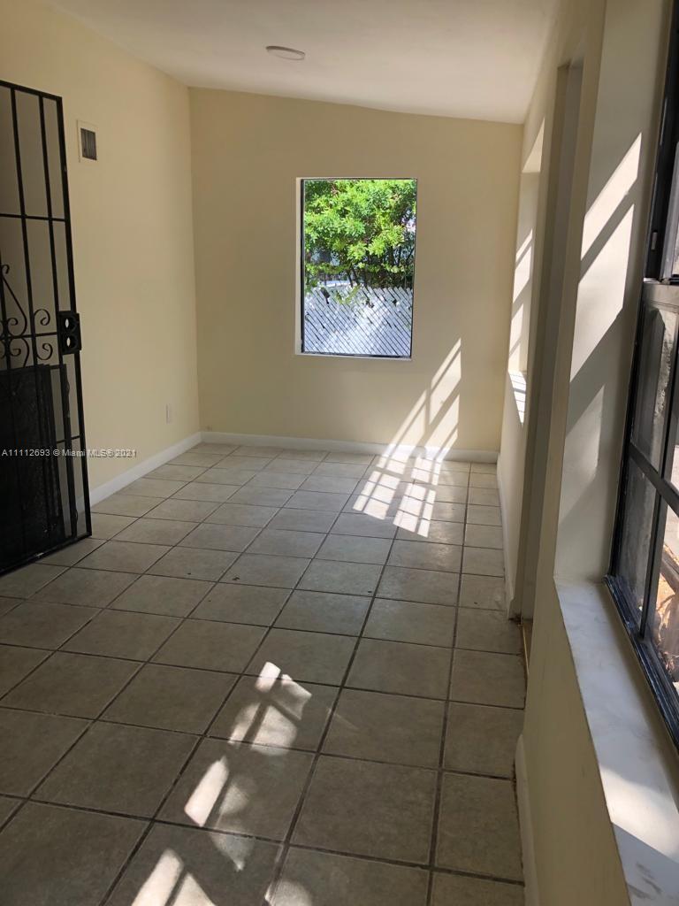 HOLLYWOOD LITTLE RANCHES - Residential Lease