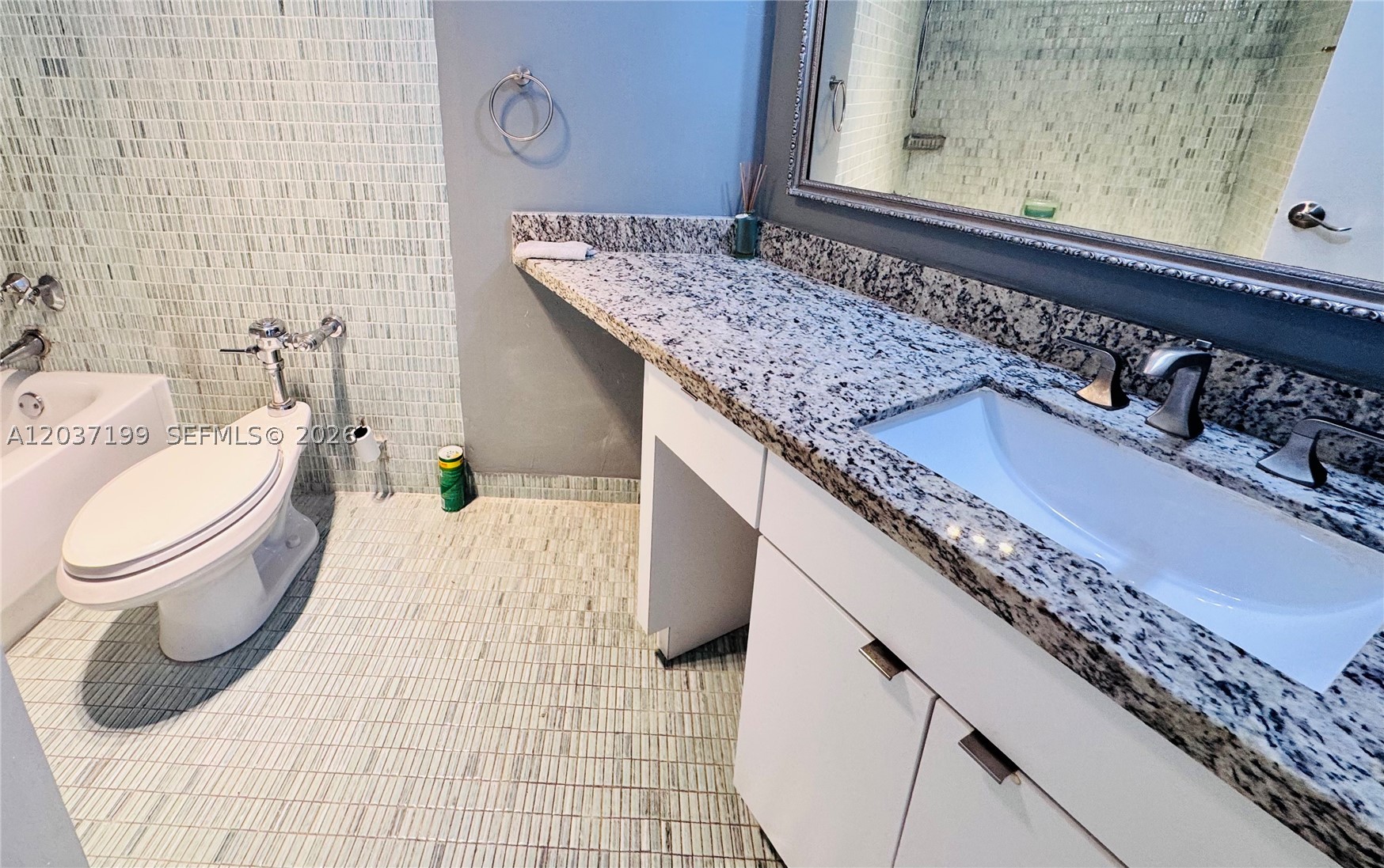 BAY PARK TOWERS CONDO - Residential Lease