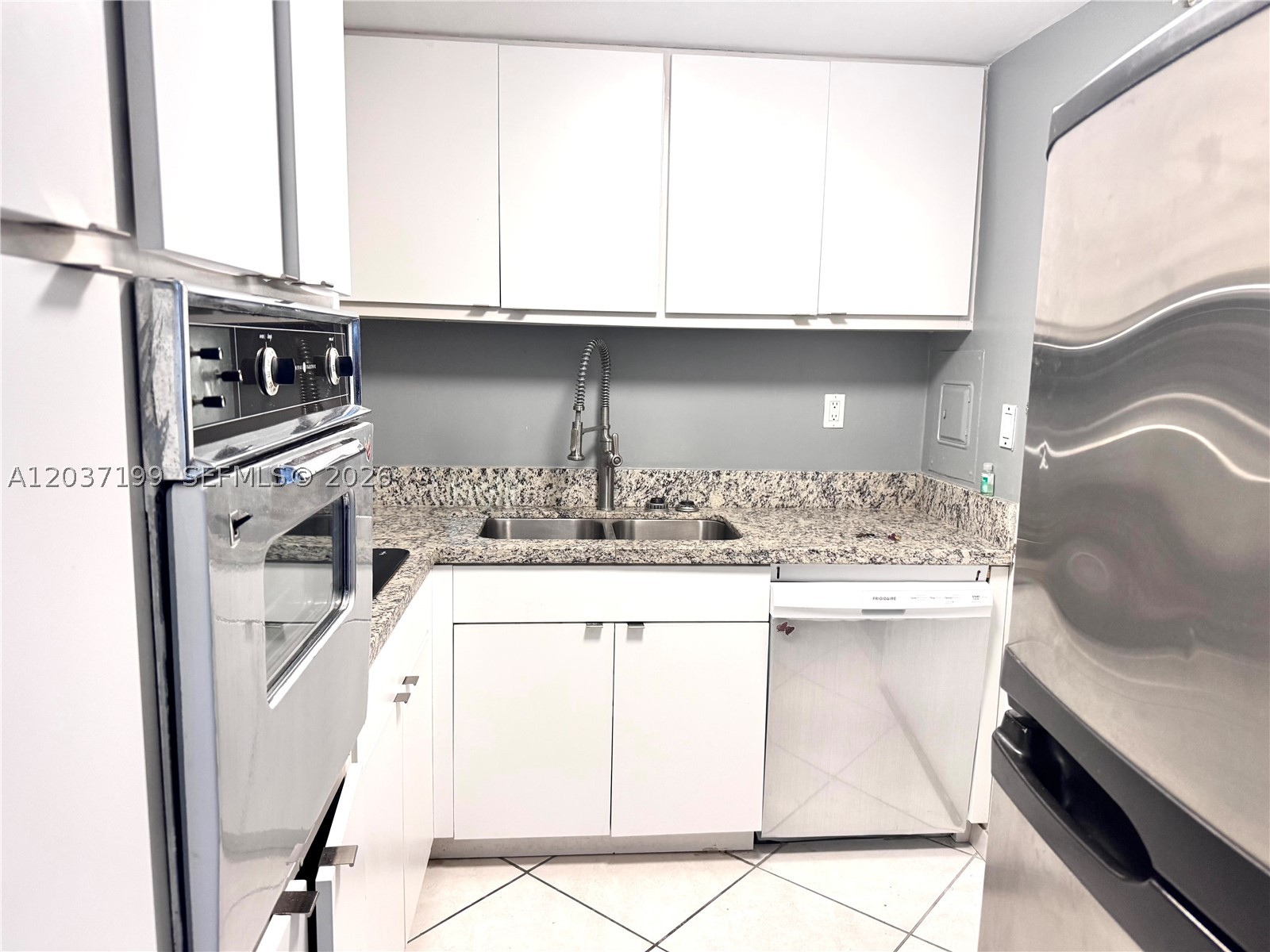 BAY PARK TOWERS CONDO - Residential Lease