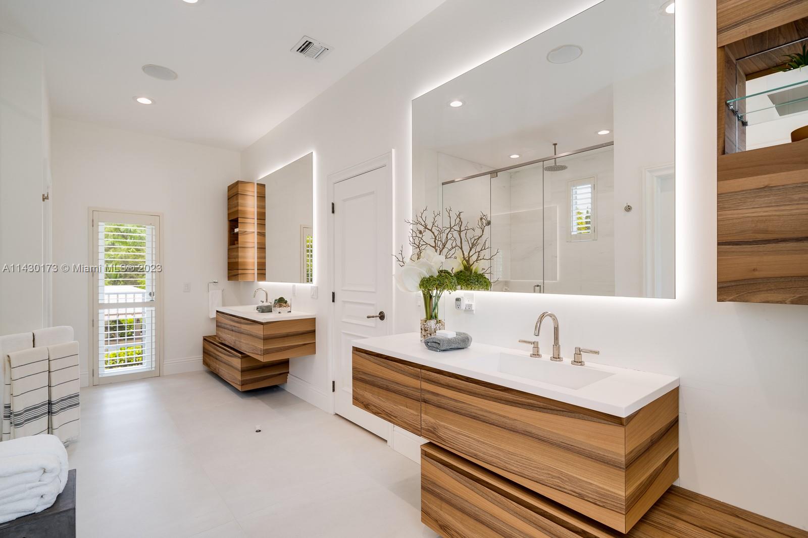 SNAPPER CREEK LAKES SUB 1 - Residential