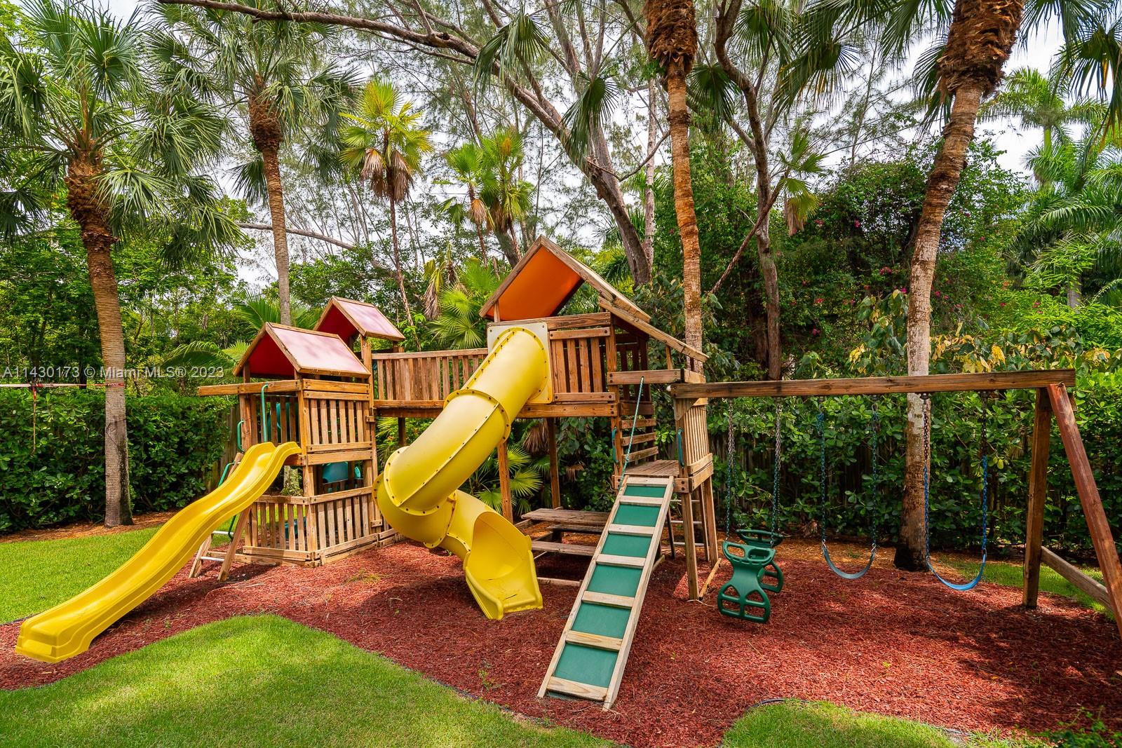 SNAPPER CREEK LAKES SUB 1 - Residential