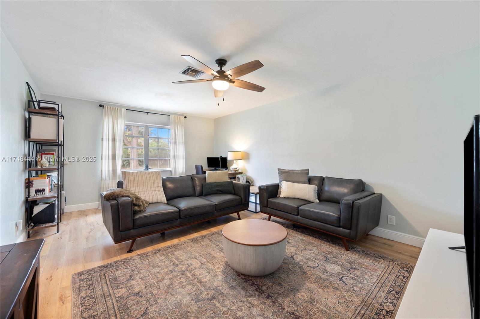 PLANTATION PARK LAKESITES - Residential