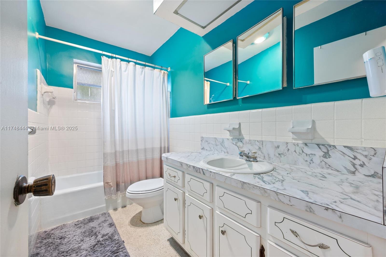 PLANTATION PARK LAKESITES - Residential