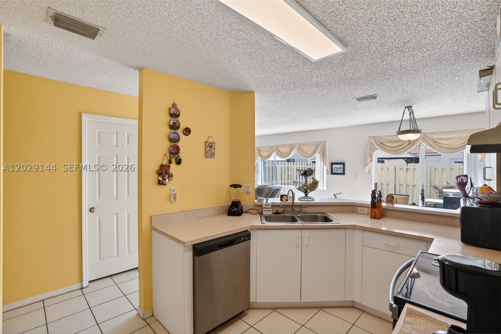FOREST LAKES VILLAS - Residential