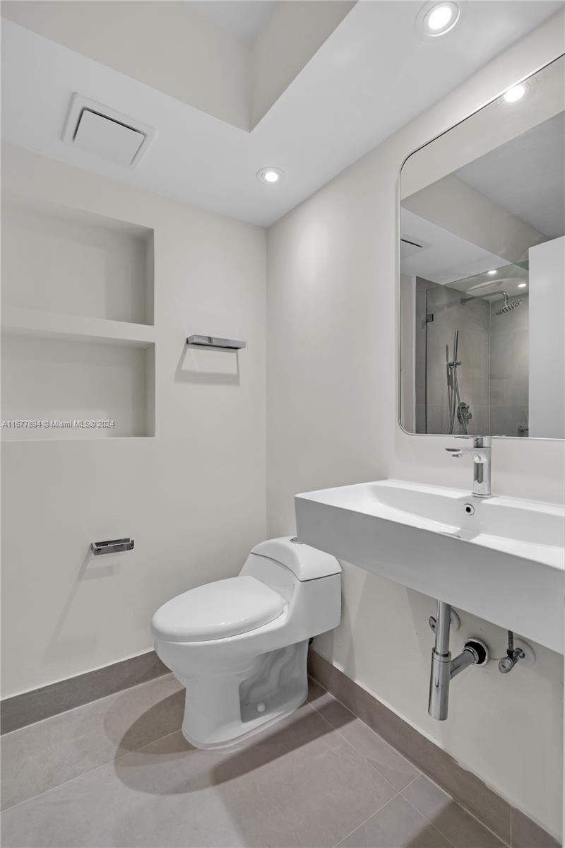 BRICKELL EAST CONDO - Residential Lease