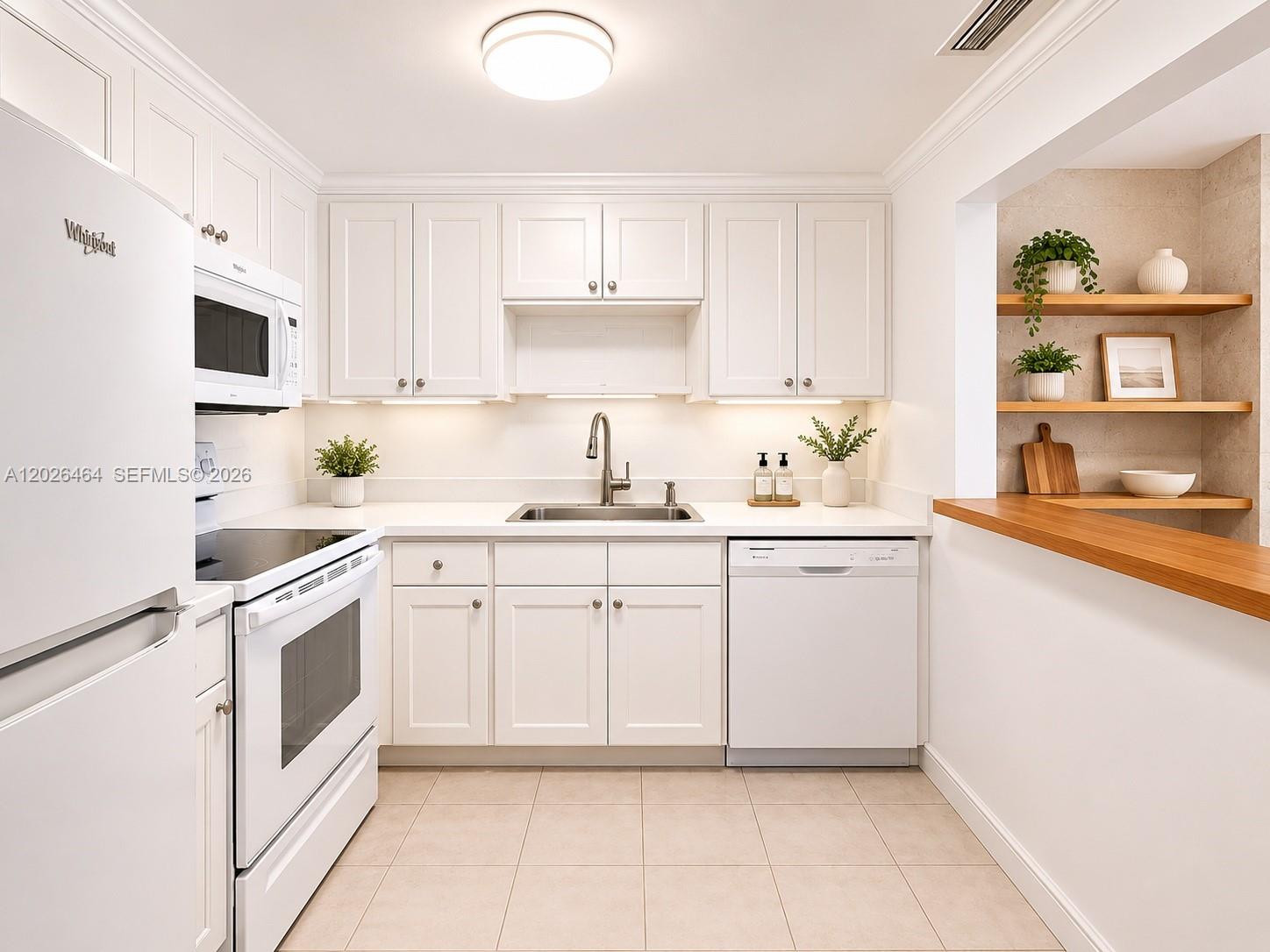 THE CARRIAGE HOUSE CONDO - Residential