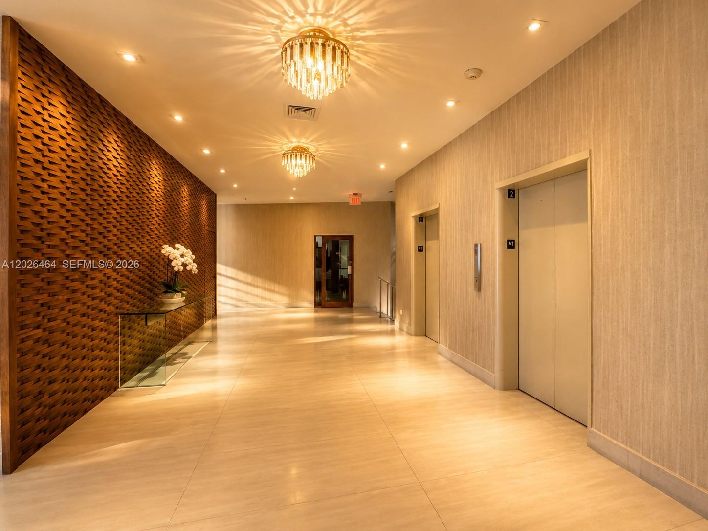 THE CARRIAGE HOUSE CONDO - Residential