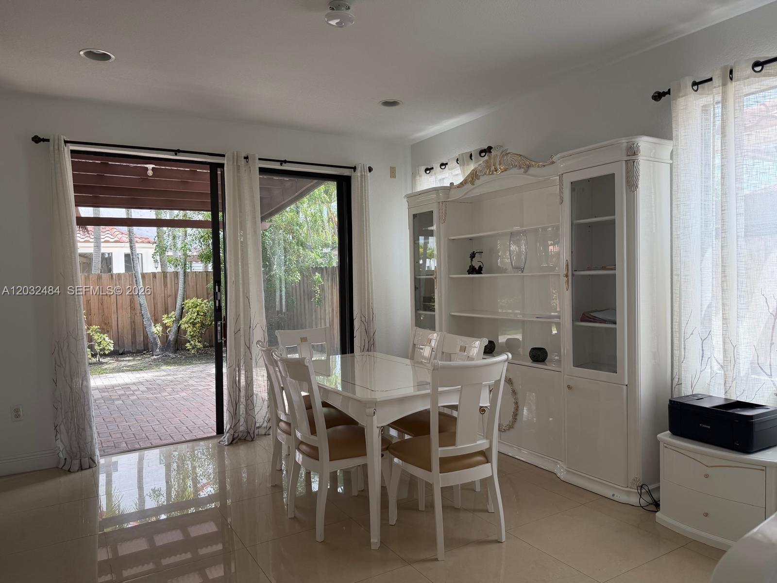 FONTAINEBLEAU WEST NORTH - Residential