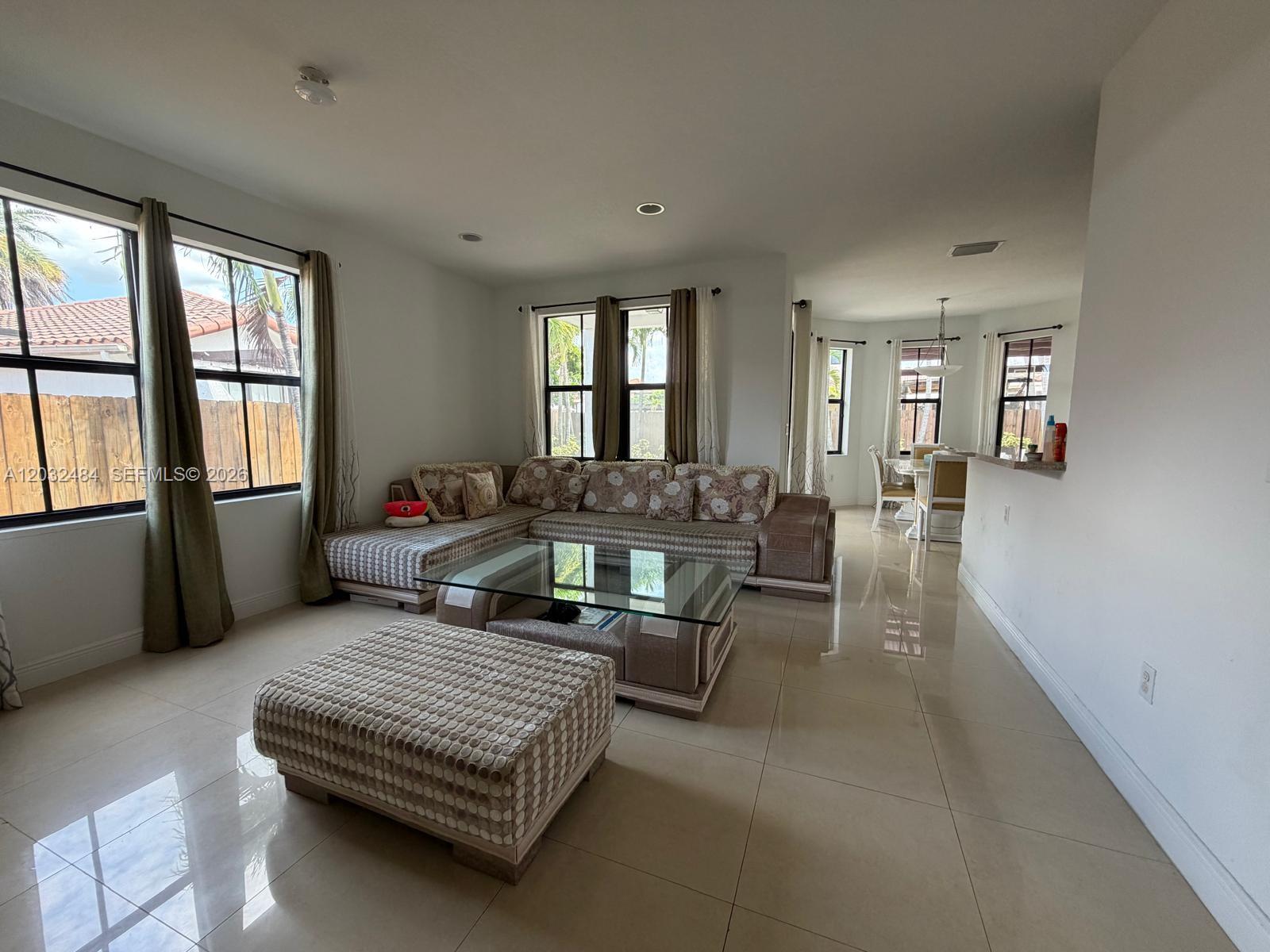 FONTAINEBLEAU WEST NORTH - Residential