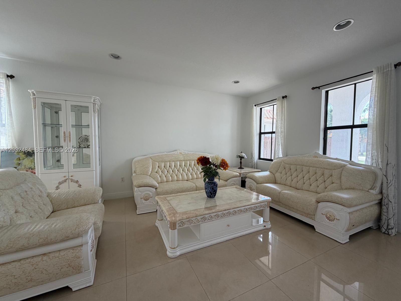 FONTAINEBLEAU WEST NORTH - Residential