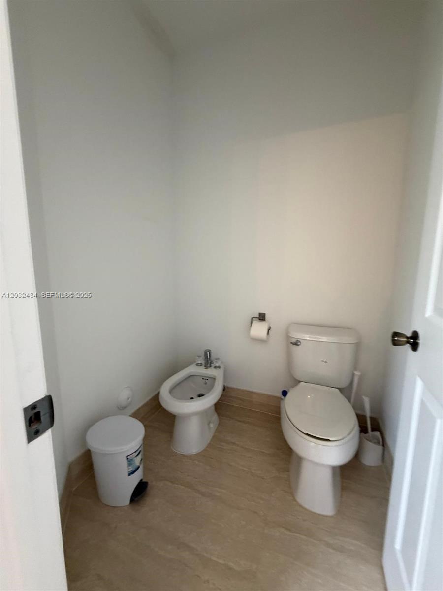 FONTAINEBLEAU WEST NORTH - Residential