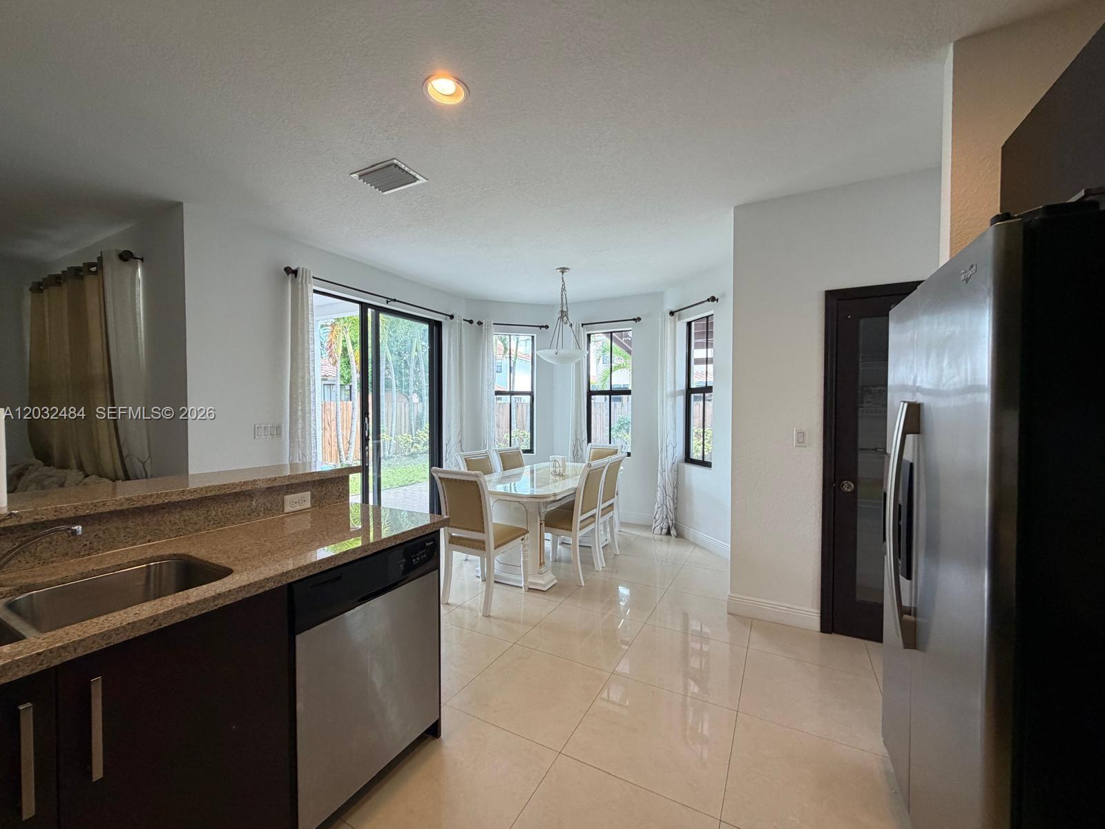 FONTAINEBLEAU WEST NORTH - Residential
