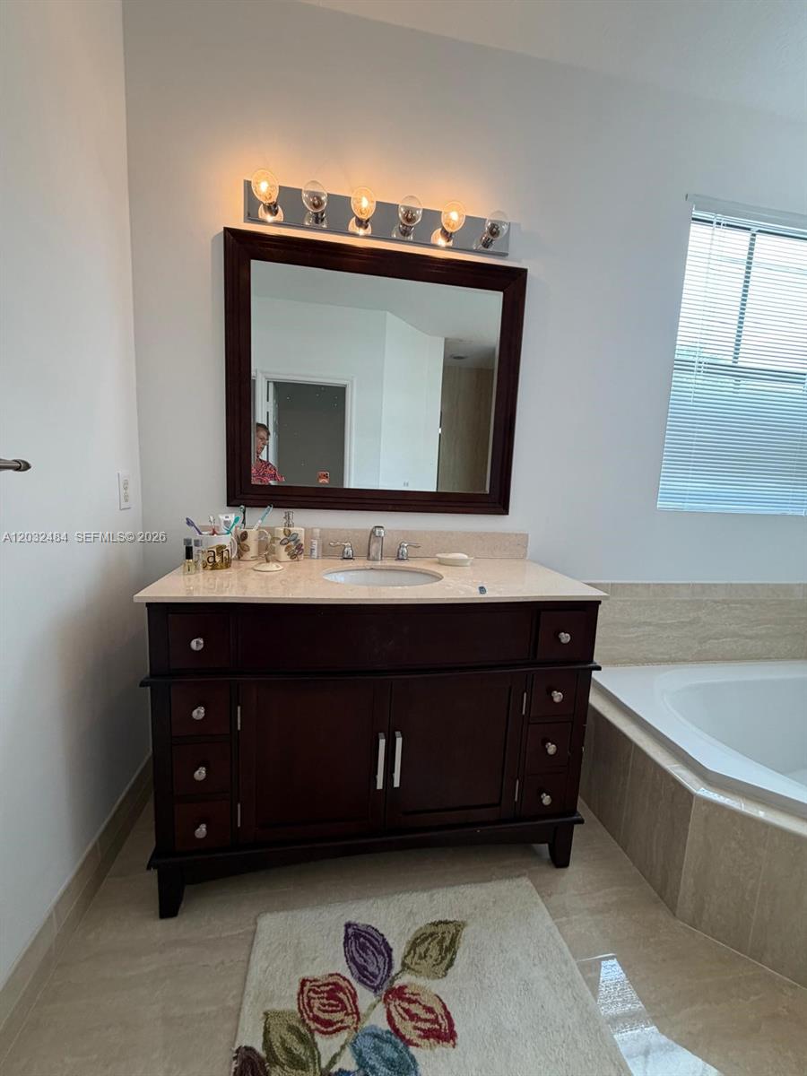 FONTAINEBLEAU WEST NORTH - Residential