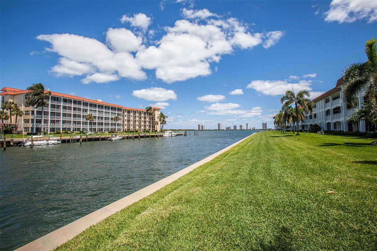 SHORE CLUB APTS B & C CON - Residential
