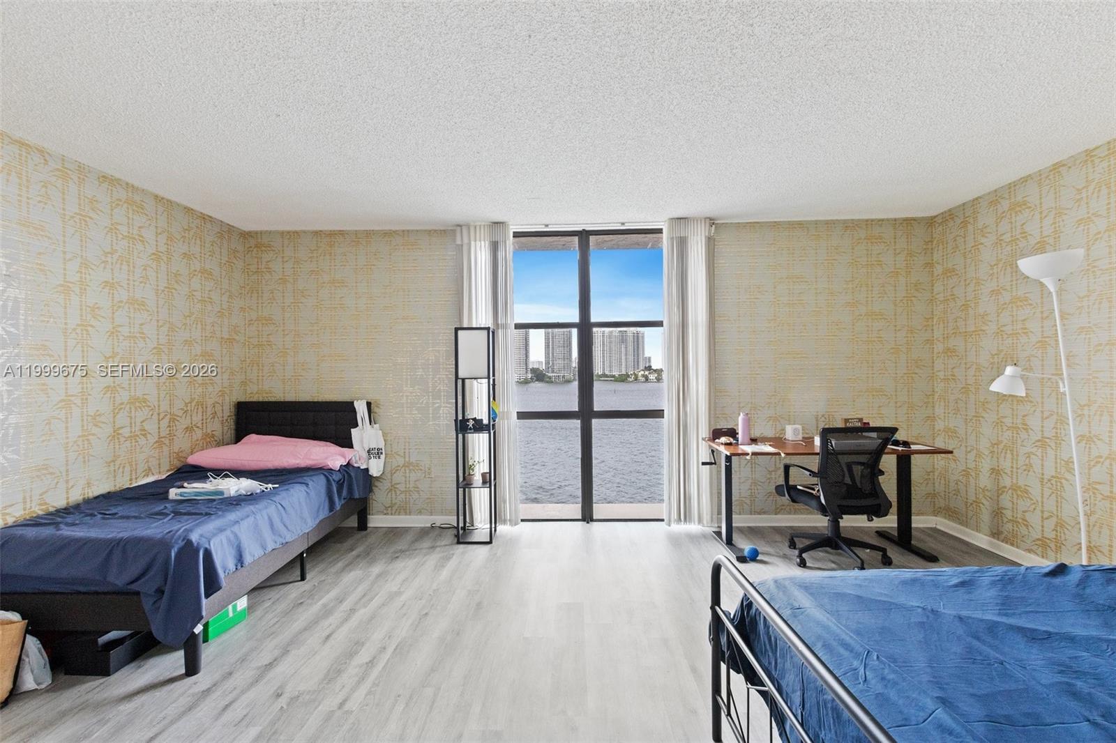FAIRVIEW HOUSE CONDO - Residential
