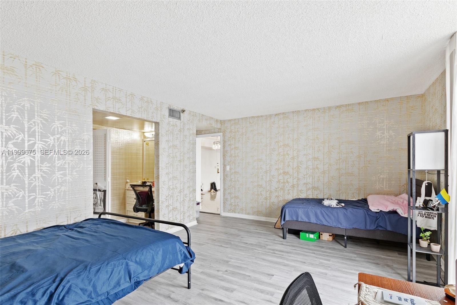 FAIRVIEW HOUSE CONDO - Residential