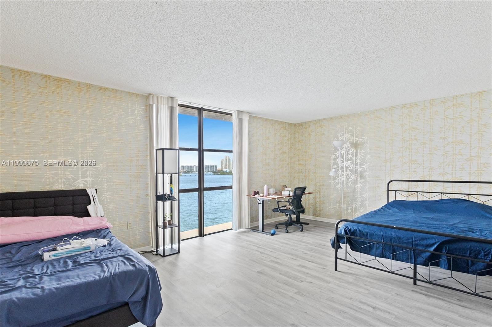 FAIRVIEW HOUSE CONDO - Residential