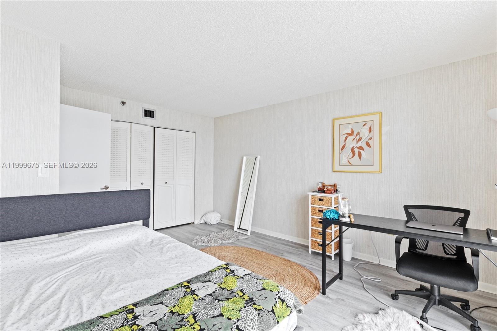 FAIRVIEW HOUSE CONDO - Residential