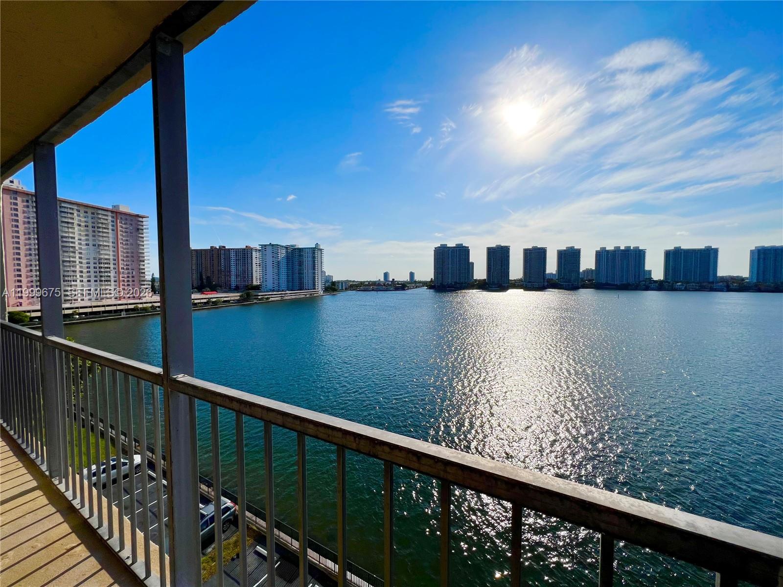 FAIRVIEW HOUSE CONDO - Residential