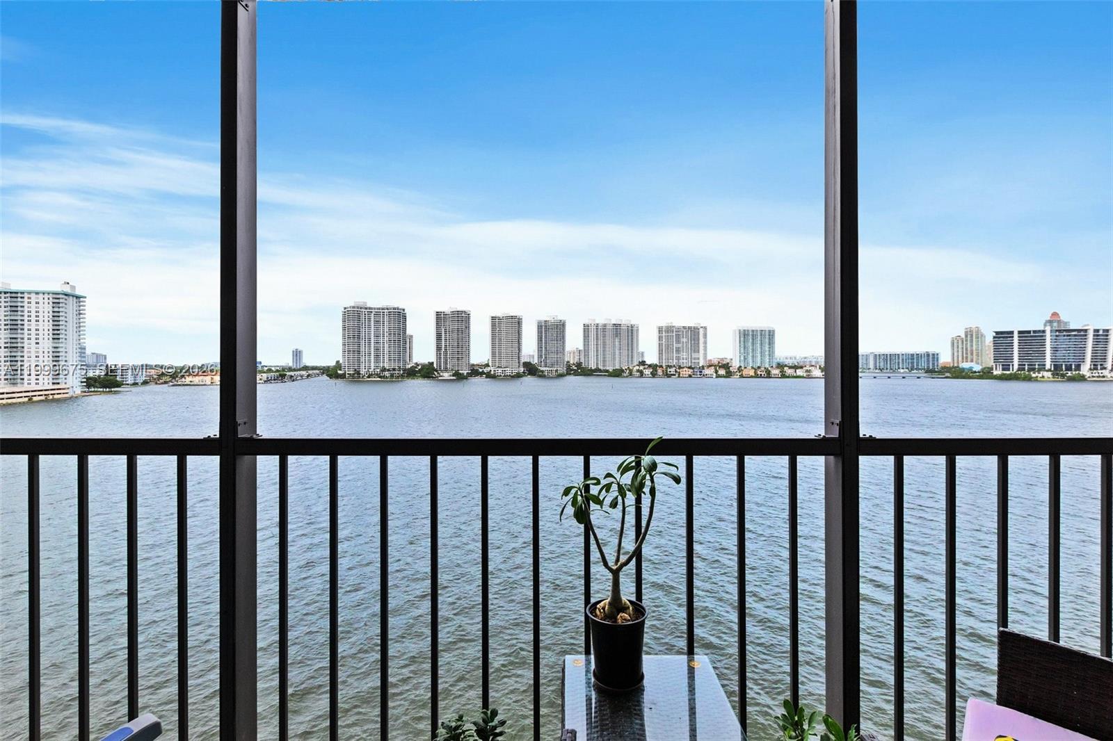 FAIRVIEW HOUSE CONDO - Residential