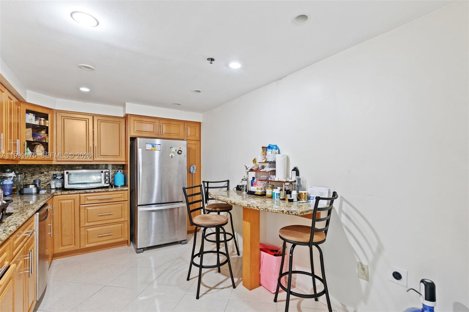 FAIRVIEW HOUSE CONDO - Residential