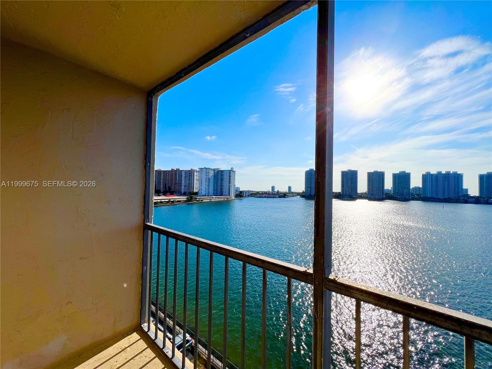 FAIRVIEW HOUSE CONDO - Residential