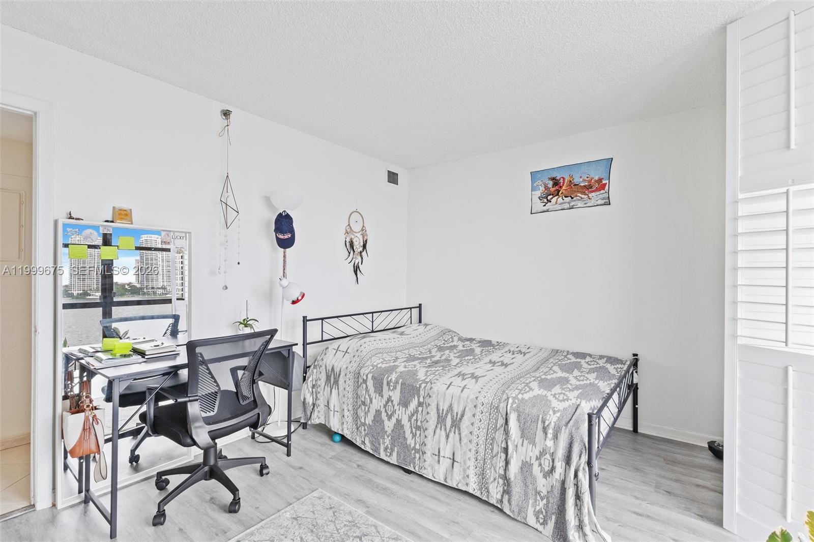 FAIRVIEW HOUSE CONDO - Residential