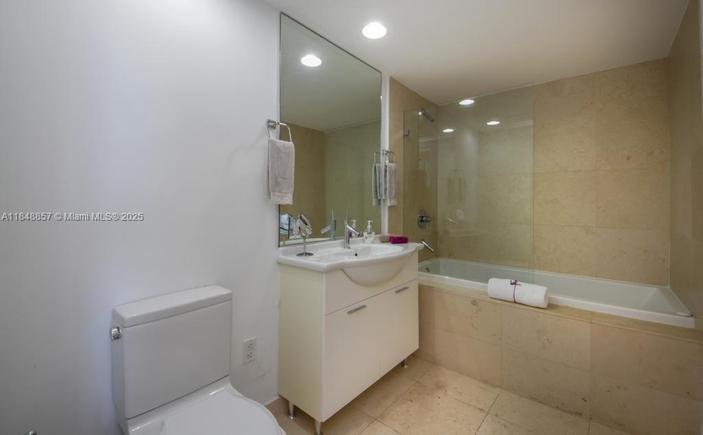 ICON BRICKELL CONDO NO 3 - Residential