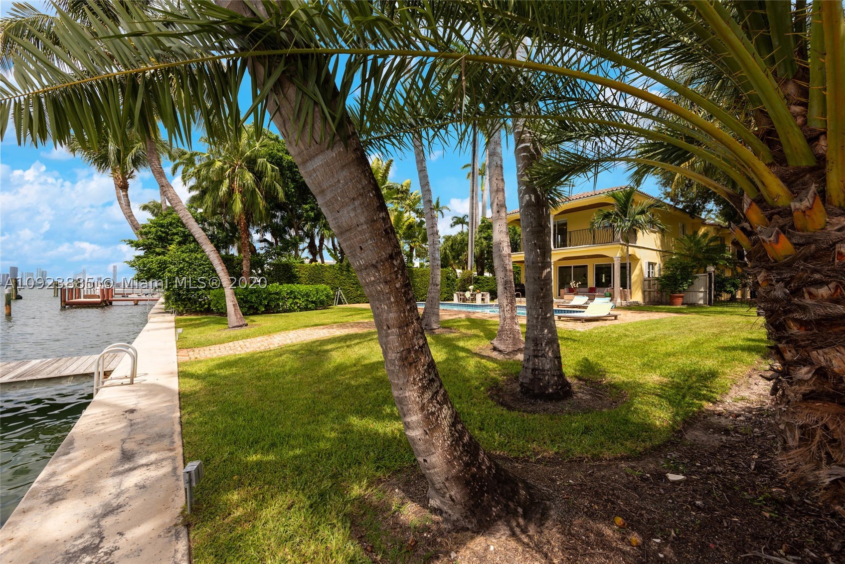SUNSET ISLANDS-ISLAND NO - Residential
