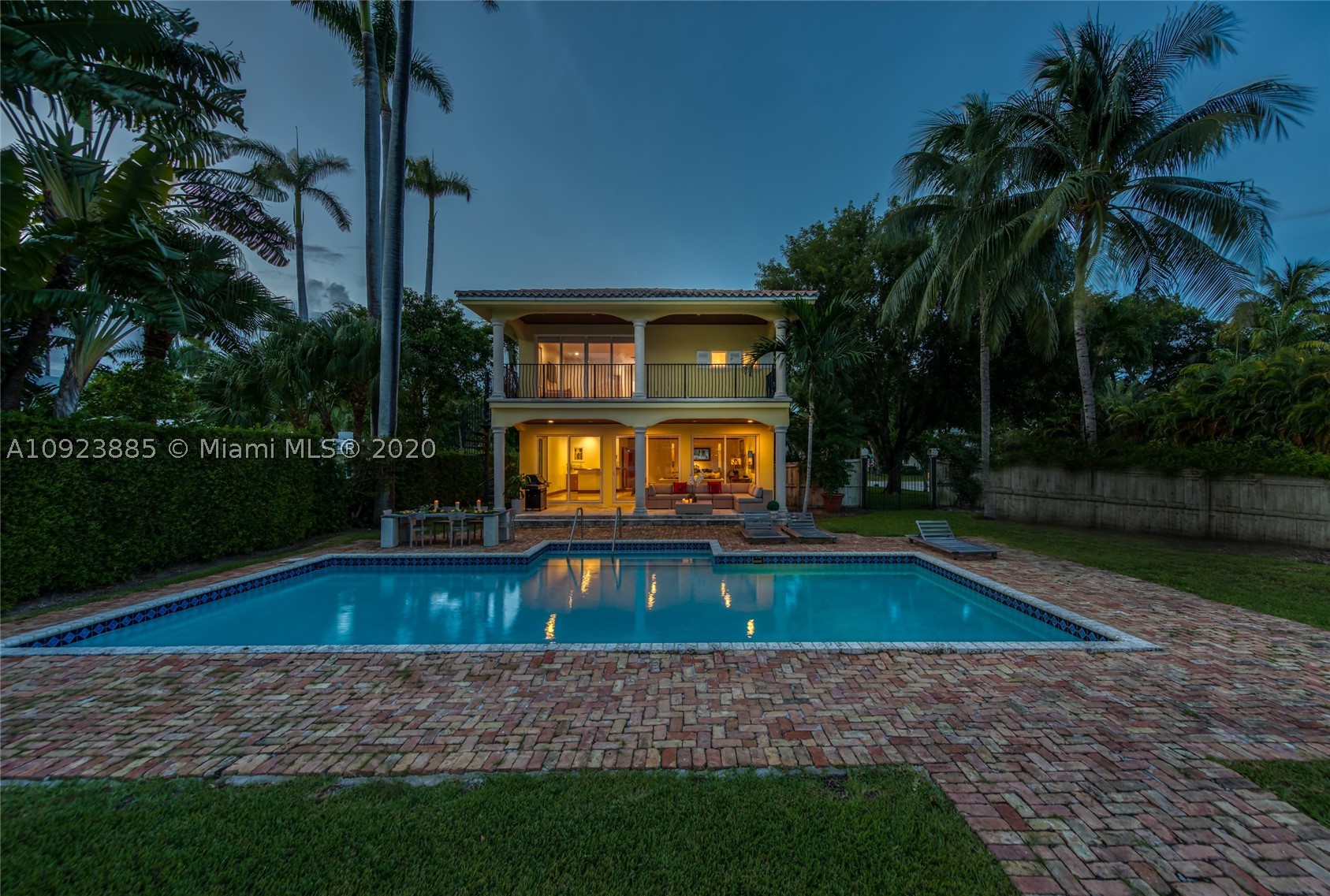 SUNSET ISLANDS-ISLAND NO - Residential