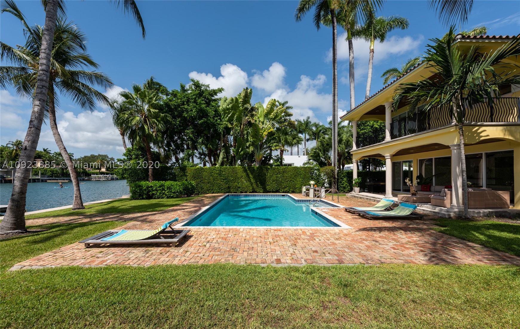SUNSET ISLANDS-ISLAND NO - Residential