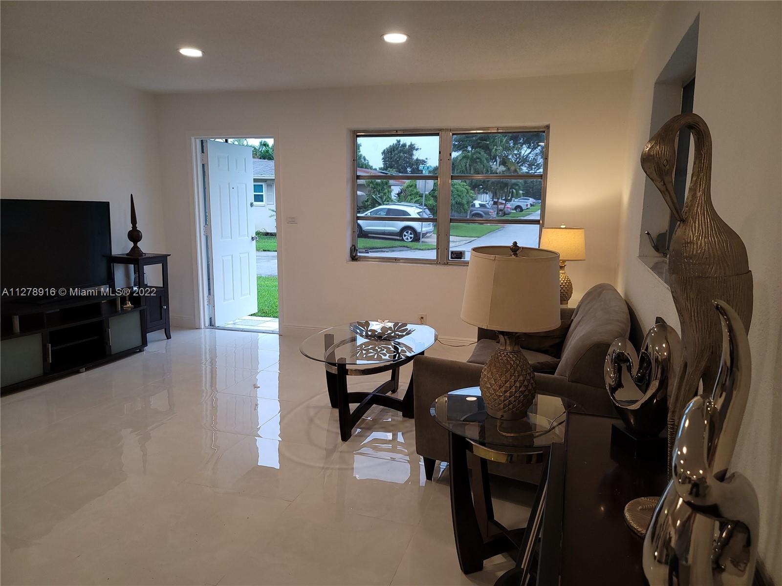 MAINLANDS OF TAMARAC LAKE - Residential