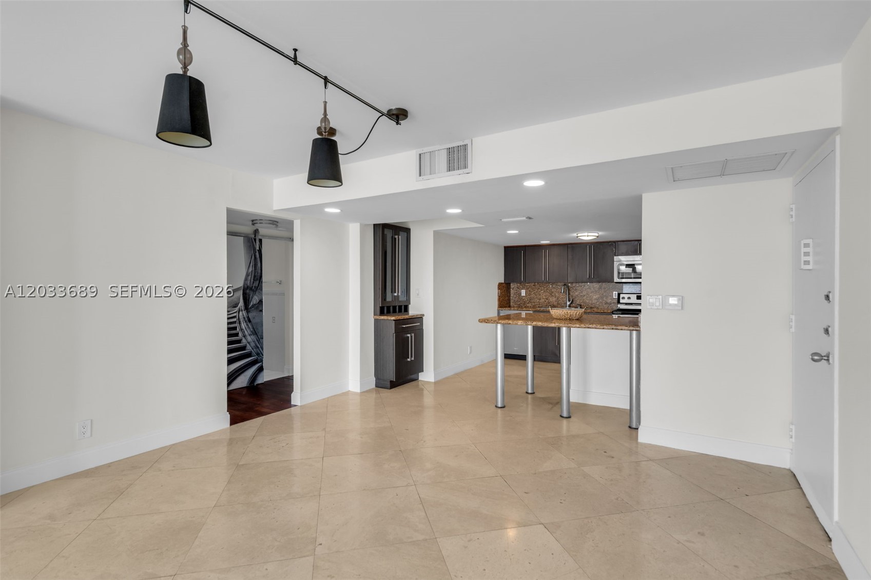 TOWER 1800 CONDO - Residential Lease