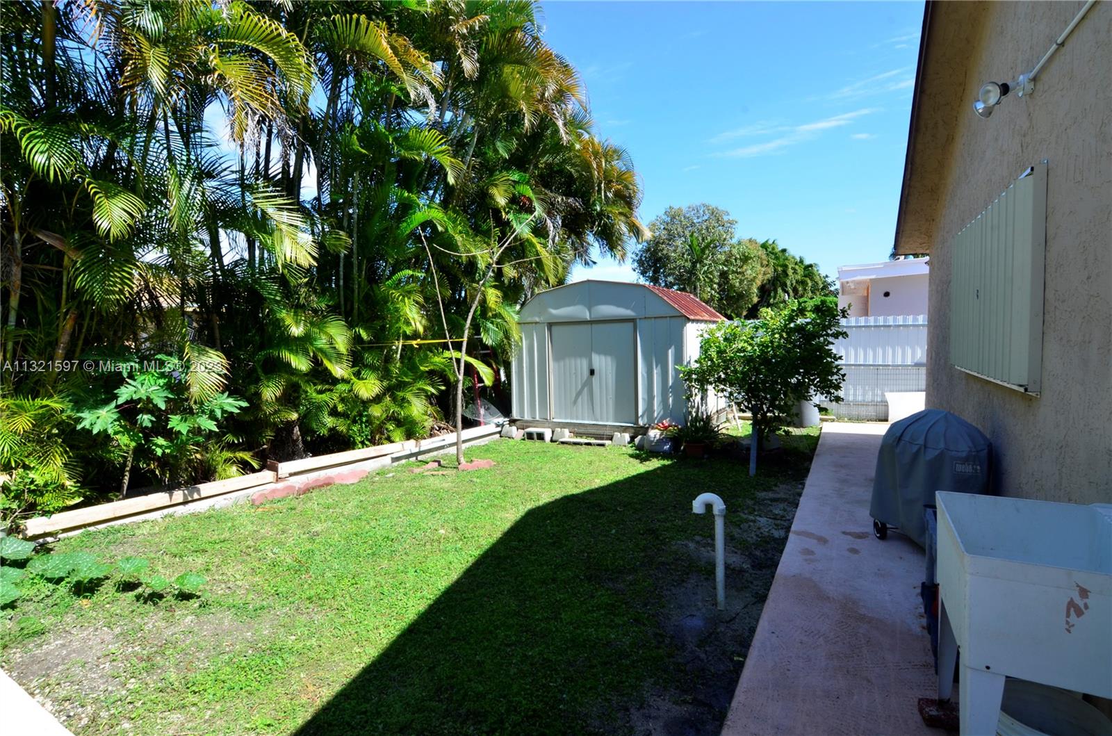 SAN SEBASTIAN UNIT 4 - Residential Lease