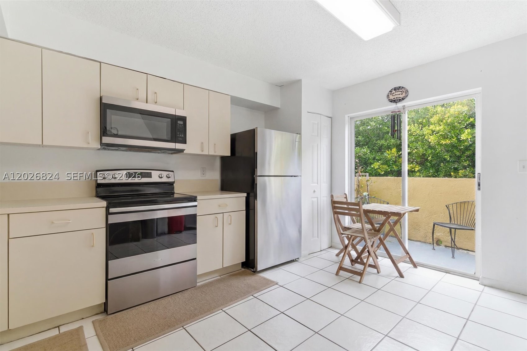Welcome to the desirable Waterview community in West Kendall! This charming 2-story unit features 1-bedroom and 1.5-bathrooms with a spacious layout and great natural light. Ideally located near FIU, major highways, shopping, dining, and everyday conveniences. Enjoy the comfort of a gated community with amenities that include a clubhouse and pool and Gym for residents to enjoy.
