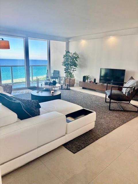 ARLEN HOUSE EAST CONDO - Residential