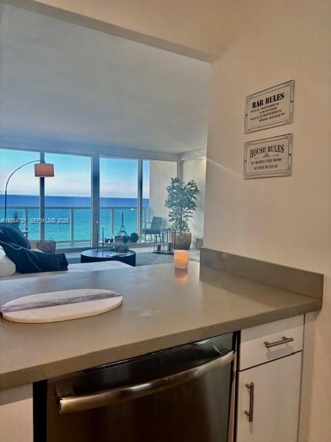 ARLEN HOUSE EAST CONDO - Residential