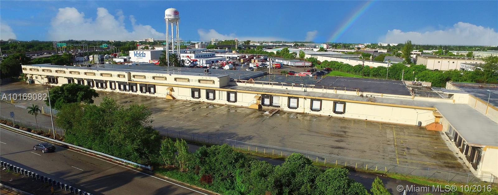 Freezer building with exposure in mint condition.

This building not only has the doors and the exposure on I-95 but it has been serviced in every aspect keeping it in absolutely perfect conditions. Great Price! Don't hesitate to call us for a tour at your convenience, we will make ourselves available.
