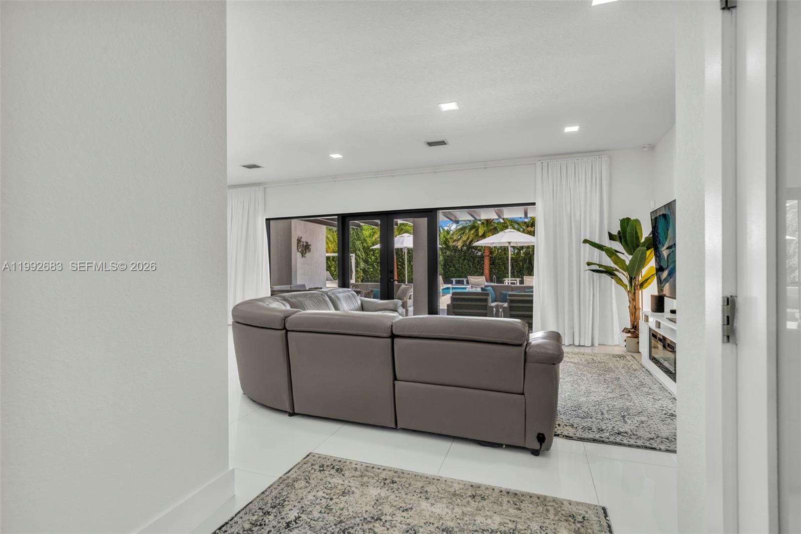 BONITA GRAND ESTATES SOUT - Residential