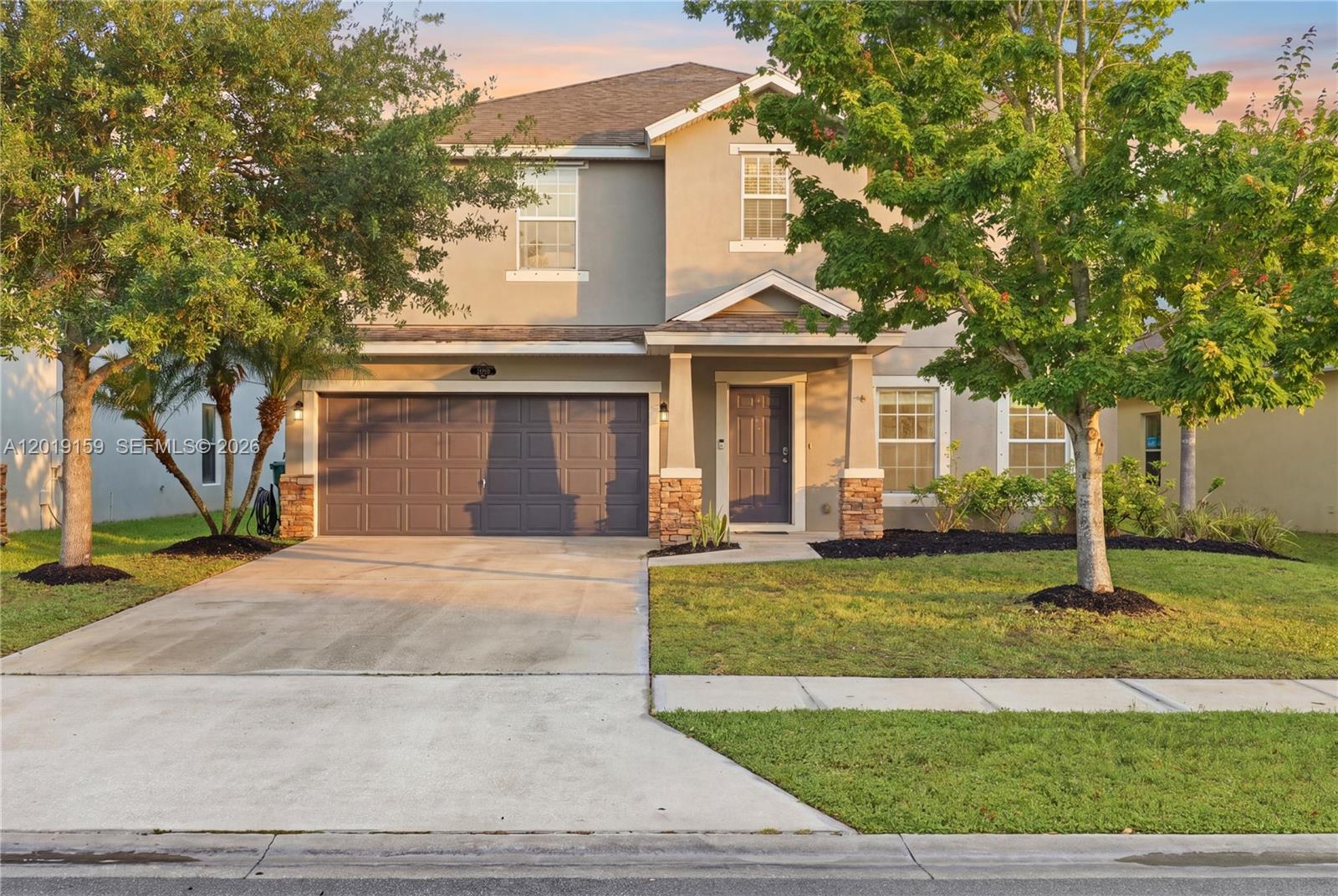 Beautifully maintained single-family home located in the desirable West Melbourne area. Spacious layout featuring 4 bedrooms, 3 bathrooms, and an open-concept living space perfect for entertaining. Conveniently located near shopping, dining, schools, and major roadways.