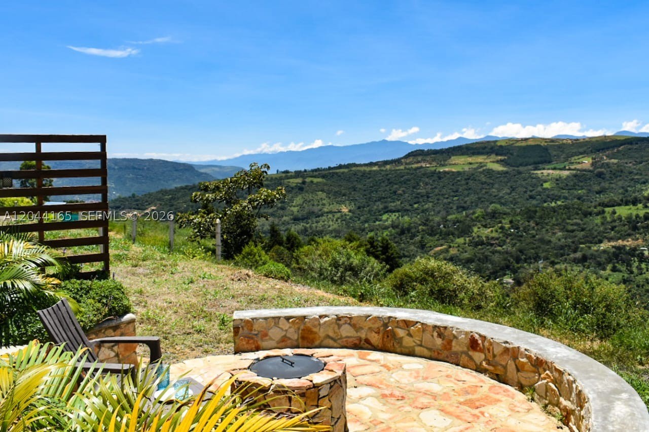Vereda Zamorano - Residential Income