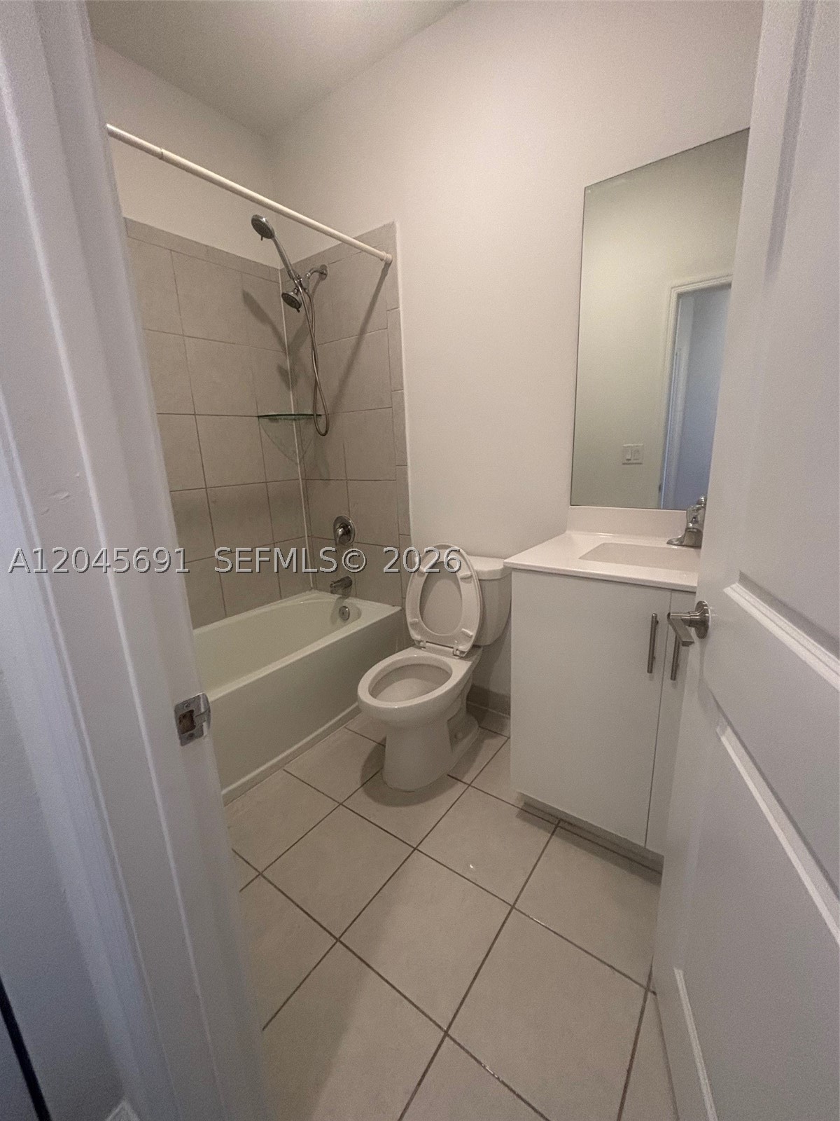 SILVER PALM RESIDENTIAL H - Residential Lease