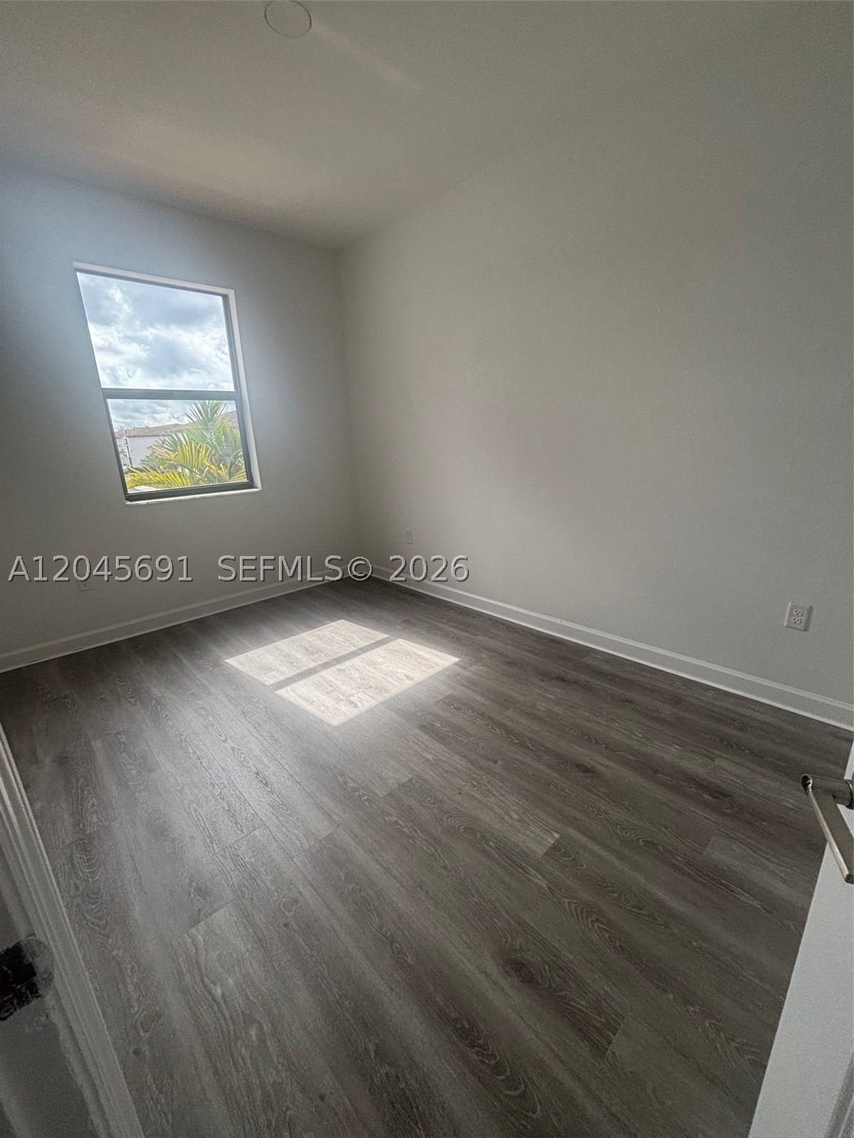 SILVER PALM RESIDENTIAL H - Residential Lease
