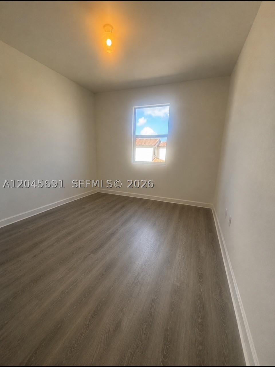 SILVER PALM RESIDENTIAL H - Residential Lease