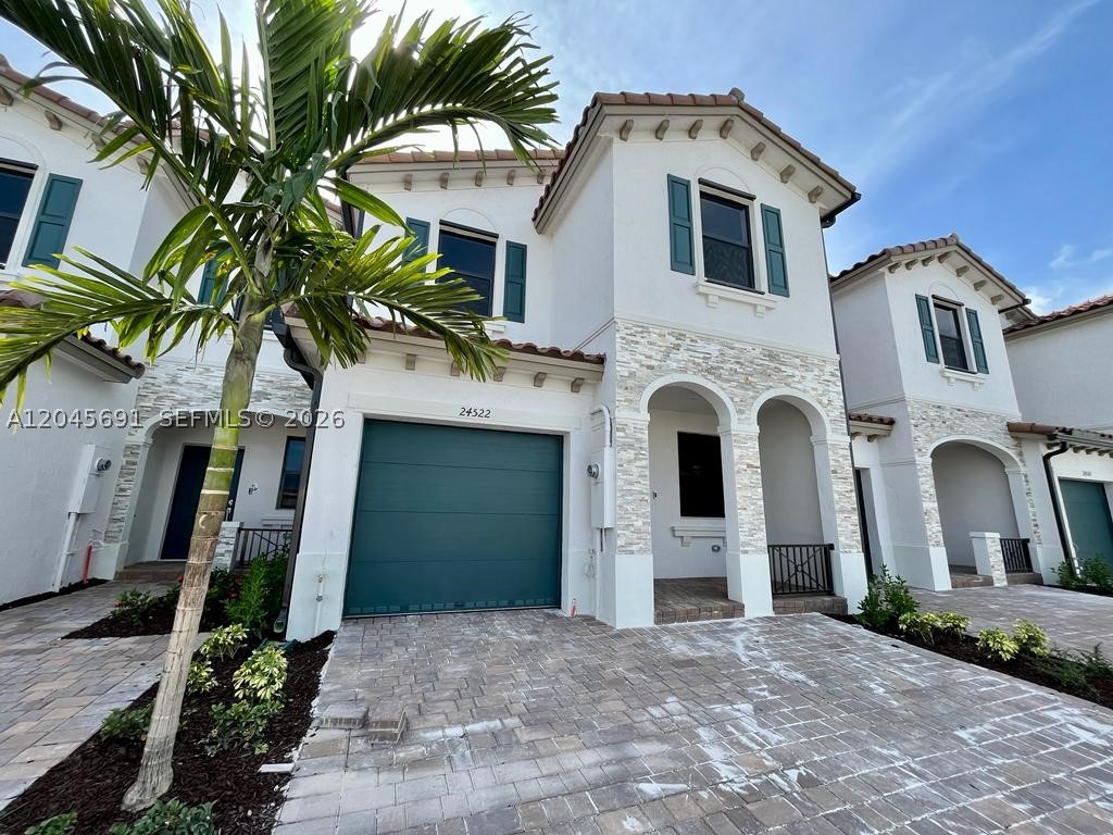 SILVER PALM RESIDENTIAL H - Residential Lease