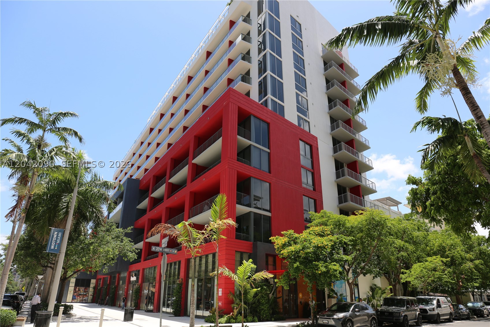 Brand-new, fully furnished 1-bed, 1-bath at The Standard Residences Midtown Miami. Unit  is fully turnkey with designer furniture and state-of-the-art appliances — just bring your bags.
Enjoy a rooftop pool, restaurant and bar, fitness center, spa, indoor pickleball, co-working lounges, and a 24-hour attended lobby with concierge.
Steps from the Design District, Wynwood, and Midtown's best dining and shopping. 10 minutes to Brickell easy to show